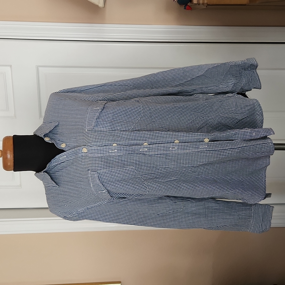 Long-sleeved casual shirt